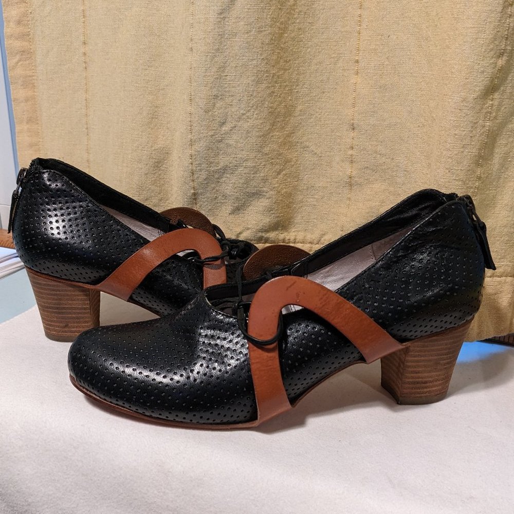 COUPLEOF - leather heels EU 40